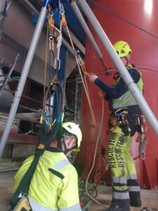 E86E4C92-F507-4BD5-B1F5-34D946F92011_1_105_c